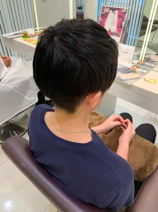 ショート カラー メンズ ハイトーンカラー🤍 山下 優華のヘアスタイル