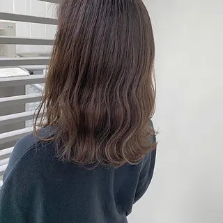 セミロング カラー 韓国🇰🇷レイヤー 映える顔周り🩷のヘアスタイル