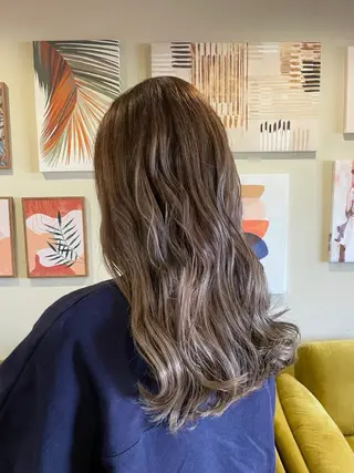 ロング カラー 栞南🌼/艶カラー/ 髪質改善/ナチュラルのヘアスタイル