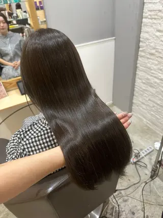 ミディアム miloc MOMOKAのヘアスタイル