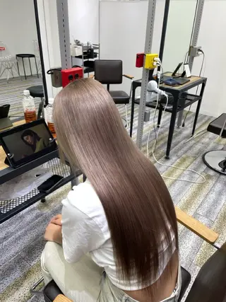 カラー 鈴木 ねねのヘアスタイル
