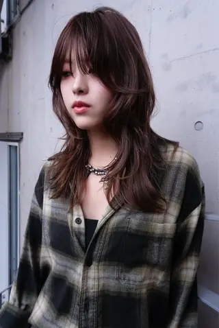 セミロング ツガミ リナのヘアスタイル