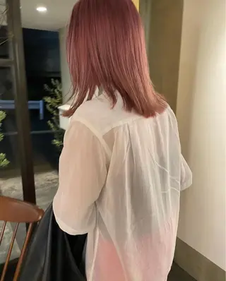 ミディアム カラー ヘアアレンジ スパイラルパーマ 🌐hina⭐️のヘアスタイル