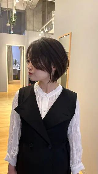 ショート GIEN NU茶屋町+所属・荒金 昴のヘアスタイル