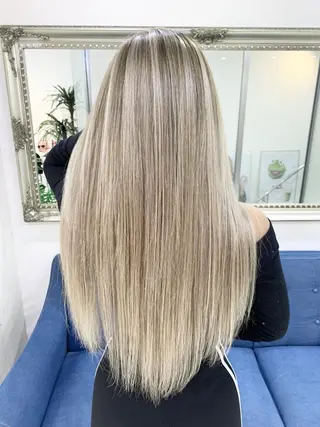 ロング カラー ヘアアレンジ Device ディバイスのヘアスタイル