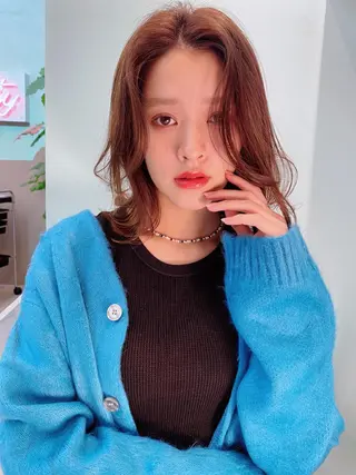 ミディアム カラー 岡野 静華のヘアスタイル