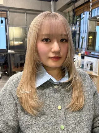 ロング カラー LeAng所属・佐伯 桃のヘアスタイル