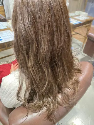 セミロング カラー 美髪・髪質改善 有田怜平のヘアスタイル