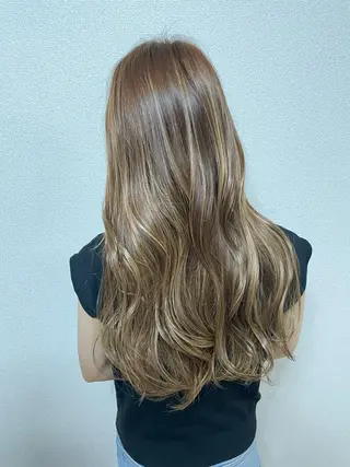 ロング カラー Well's TAIGAのヘアスタイル