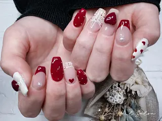 ミディアム カラー ネイル Lea NAILsalon所属・Le’a NailSalonのネイルデザイン