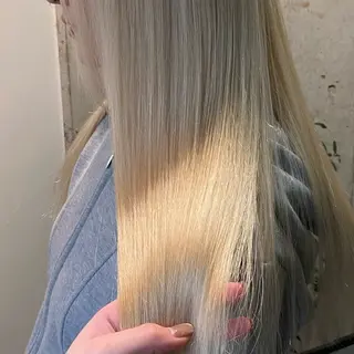 ロング カラー ベージュカラー🐑 レイヤー🤎塚原優芽のヘアスタイル