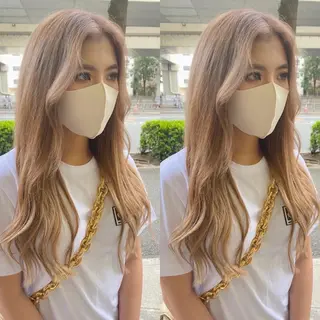 ロング カラー モモカ/ハイトーン /バレイヤージュのヘアスタイル