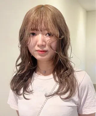 ロング カラー ニーナ/MONIQA /ハイトーンカラーのヘアスタイル