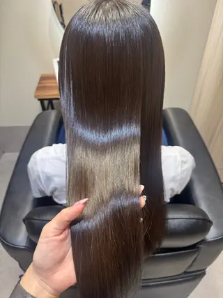 ロング NAVY 橋本心 縮毛矯正のヘアスタイル