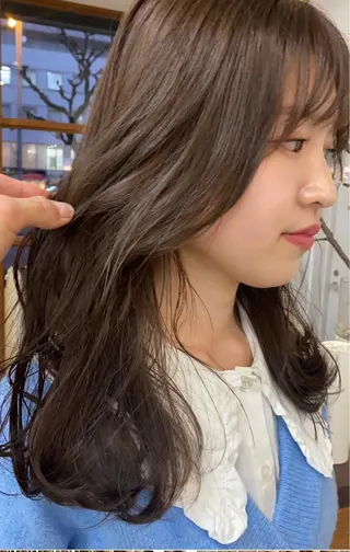 セミロング カラー クロスパーマ× 透明感カラー✂︎のヘアスタイル
