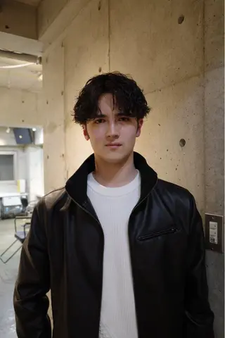 ミディアム パーマ 宮崎 恵多のヘアスタイル