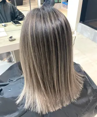 セミロング カラー Lia所属・皆木 智晴のヘアスタイル