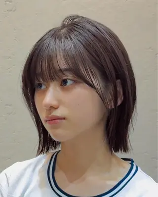 ミディアム カラー 顔周り/レイヤー/ 透明感/みっきーのヘアスタイル