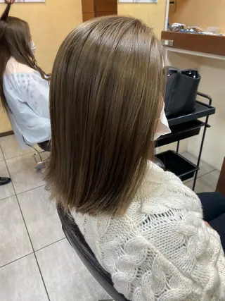 ミディアム カラー インナー×縮毛矯正 ピンクカラー澤井里菜のヘアスタイル