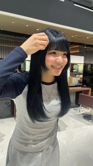 セミロング 石塚 瑛里菜のヘアスタイル