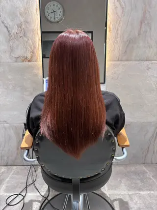 カラー La fithhairSHIN所属・岩崎 美咲のヘアスタイル