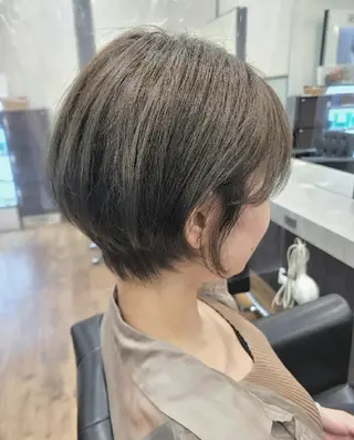 ショート カラー 関口 友菜のヘアスタイル