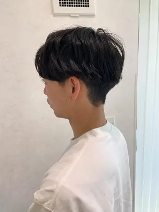 ショート パーマ メンズ ハイトーンカラー🤍 山下 優華のヘアスタイル