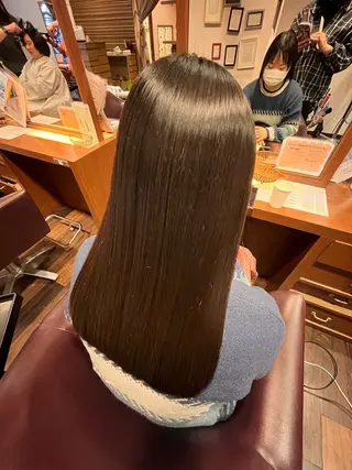 セミロング サイトウ ナツキのヘアスタイル