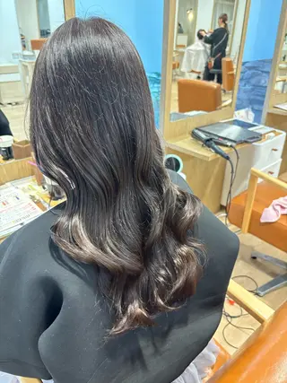 カラー 金山/栄 伊藤菜々夏のヘアスタイル