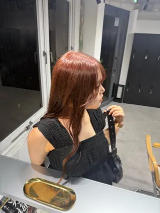 ロング r i i / ナチュラルカラーのヘアスタイル