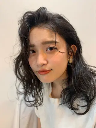 ミディアム カラー HARUKI💐笹塚 インナーカラーのヘアスタイル