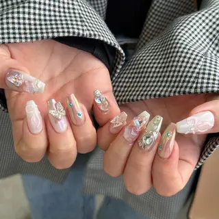 ネイル Nailist Amiのネイルデザイン