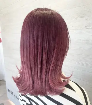 セミロング カラー サキ🤍ハイトーン 🩰くびれ巻きヘアのヘアスタイル