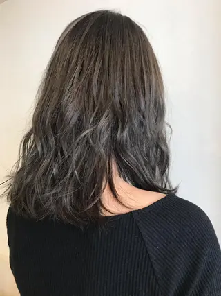 ミディアム カラー 松島 涼花のヘアスタイル