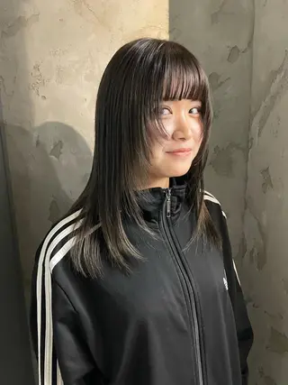 セミロング shiba tomomiのヘアスタイル