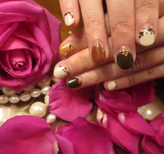 ネイル ARTスクールサロン お・タマゴのネイルデザイン