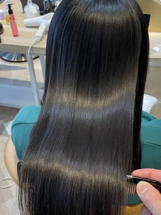 セミロング ダメージレス縮毛矯正 髪質改善【美冴】のヘアスタイル