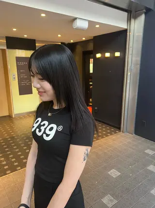 セミロング ハイトーンカラー 坂本 翼のヘアスタイル