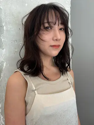 セミロング ami/大阪/暖色 /レイヤーカットのヘアスタイル