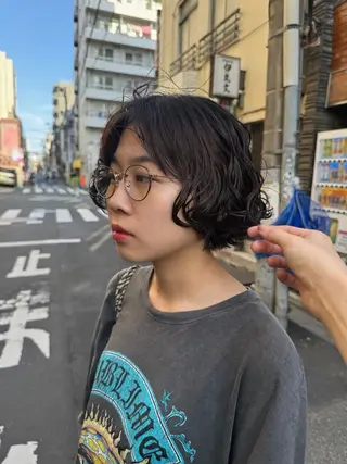 ショート パーマ 繭所属・こはる／ハードパーマ /癖毛風パーマ🧃のヘアスタイル