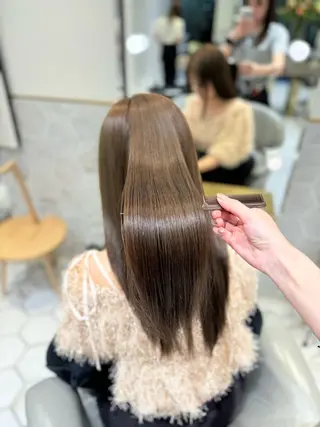 ロング カラー costes 今井芽依のヘアスタイル