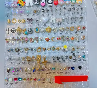 ネイル D-BEAUTY Nailsalonのネイルデザイン