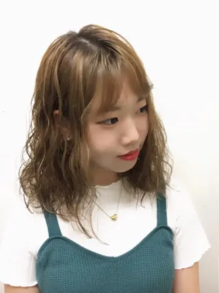 ミディアム パーマ 韓・中華美女ヘア 🇰🇷×🇨🇳のヘアスタイル