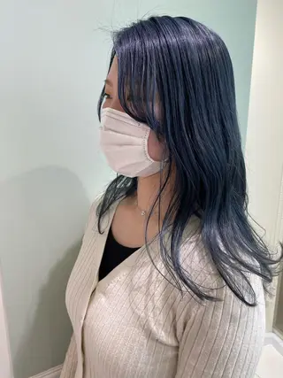 ロング ウルフカット／吉村 桃子のヘアスタイル