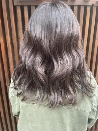 セミロング カラー 🌈8月末までシャ イン輝きハイトーン✨のヘアスタイル