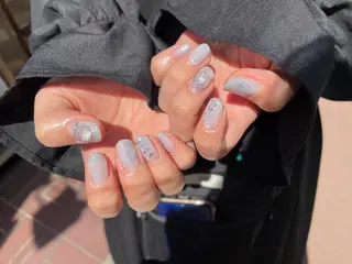 ネイル R'well所属・はばすみれ🎀ﾈｲﾙ 光ﾌｪｲｼｬﾙ ﾍｱのネイルデザイン