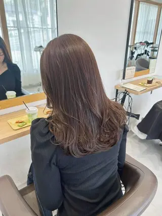 ロング カラー Chere by azuri所属・Chere by azuriのヘアスタイル