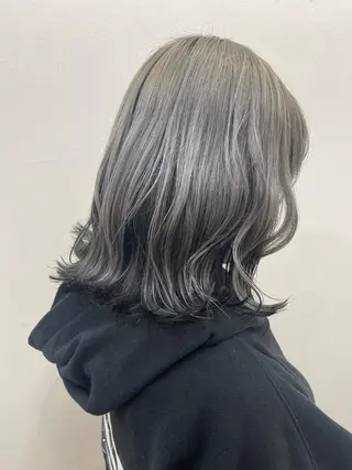 ミディアム 顔まわりレイヤー/ bob及川亜沙美のヘアスタイル