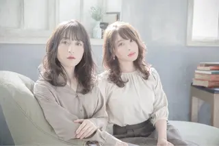 セミロング カラー 髪質改善 川島　広大のヘアスタイル