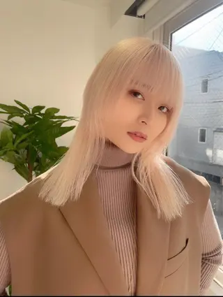 ミディアム ブリーチカラー特化 碇　英朗のヘアスタイル